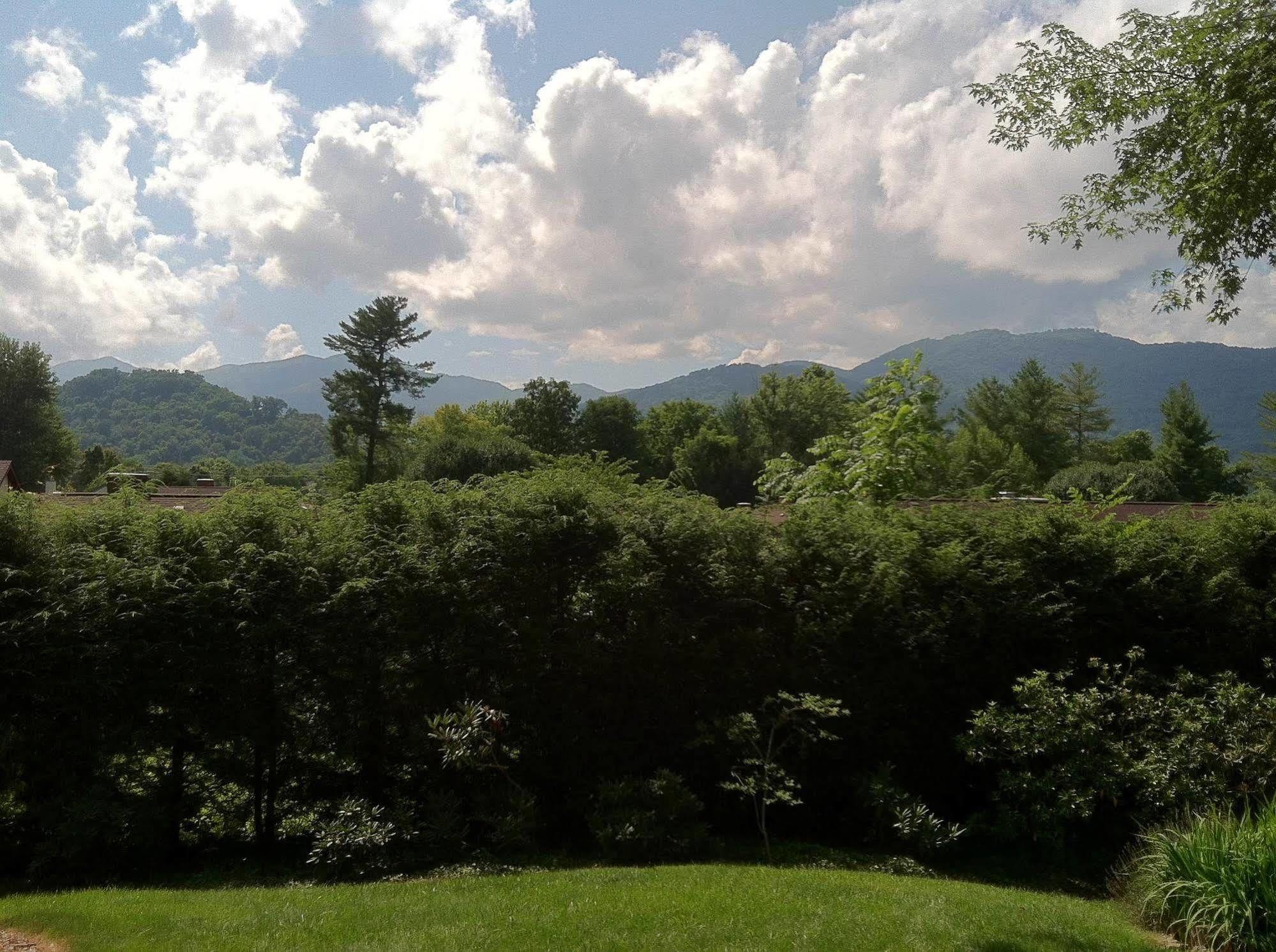 Brookside Mountain Mist Inn Waynesville Exterior photo